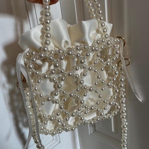 Elegante bolso de mano con cuentas de perlas y bolsita de satén beige suave: bolso de mano de boda perfecto, bolso de lujo con cuentas de perlas, bolso de noche, bolso de boda