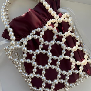 Luxus Perle Perlen Tasche mit trendigem Burgunder Beutel, Elegante Weiße Perlen Einkaufstasche mit Burgunder Futter, Hochzeit Perlentasche