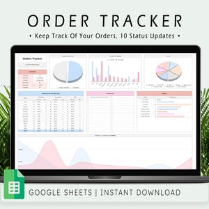 Może przedstawiać: Laptop z szablonem śledzenia zamówień Google Sheets. Ekran wyświetla różne wykresy i tabele do śledzenia zamówień, w tym wykres kołowy, wykresy słupkowe i listę rzeczy do zrobienia. Tekst brzmi "Order Tracker" i "Keep Track Of Your Orders, 10 Status Updates."