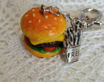Cheeseburger porte-clés en pâte polymère avec breloque frites