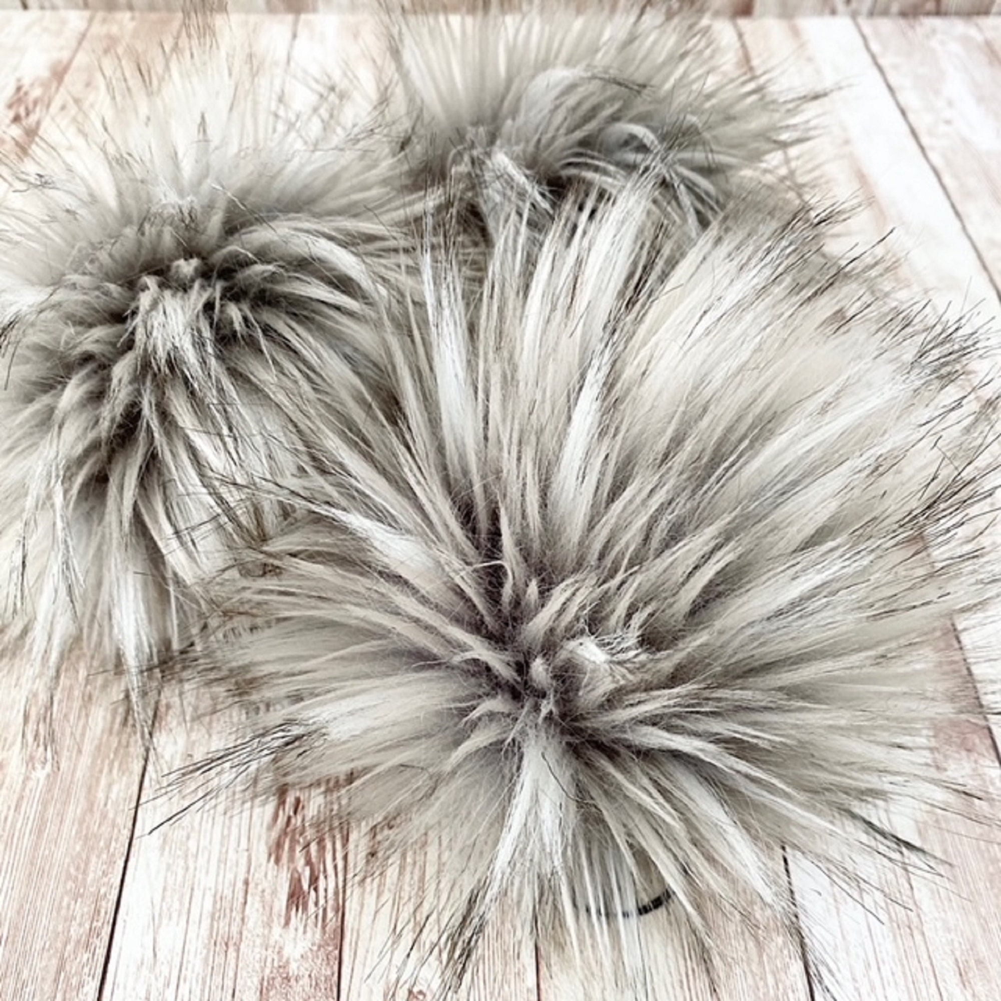Grey Wolf Pom, Faux Fur Pom Poms, Faux Fur, Beanie Toppers, Fake Fur Pom, Pom Poms, Faux Fur Pom Poms for Hats, Luxury Faus Fur Pom
