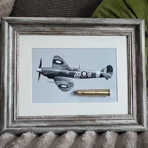 Imagen enmarcada de un Spitfire con casquillo de bala pulido de 1942 y 1943