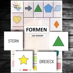 Op de afbeelding: Een kleurrijk educatief spel voor kinderen met verschillende vormen, waaronder een ster, een hart, een pijl, een driehoek, een ruit, een vijfhoek en een rechthoek. Het spel heet "Formen Lese-Memory".
