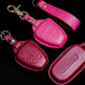 Leather Key Fob Cover Case for Wrangler Gladiator Rubicon Sahara JL JLU - Stylish Protection with Keychain Holder, Perfect for Your Key.