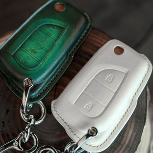 Key Fob Cover Toyota Camry Corolla Vios Yaris Altis RAV 4 Innova Prado Kluger Highlander Sequoia Sienna Tundra Tacoma 4Runner 2010 - 2023