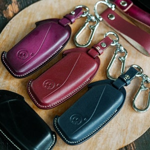 Personalized Bmw Series Key Fob CaseF98 X4M LCI G18 X5 G07 X7 LCI G70 7 Series G09 XM U11 X1 I20 iX Keyless Smart Key Protector Gift For Dad