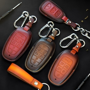 Hyundai Leather Key Fob Cover – Palisade, Tucson, Ioniq 5/6, Sonata, Nexo, Santa Fe – Handmade Custom Initials, 60 Colors