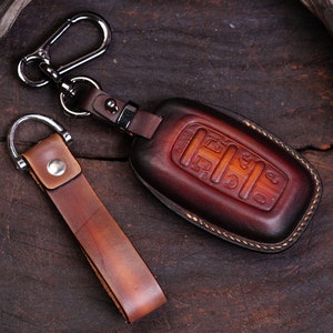 Leather Key  fob ChrysllerrPacifica 2020-2024 & 300 Key Fob Cover, Keyless Minivan Voyager Protective Case with Keychain Lanyard Accessory.