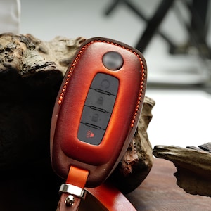 Leather Key Fob Cover for 2022 2023 Nissan Pathfinder Rogue Titan Frontier Xtrail Ariya Kicks Juke Remote Holder Infiniti Keychain Customize