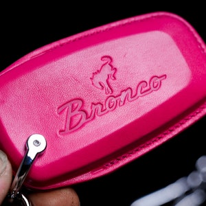 Pink Girl Cute Bronco Sport 2021 2022 Girl Ford Bronco Keyring Keychain Stamp Embossed Horse Remote Holder Woman Bronco Hallowen Gift