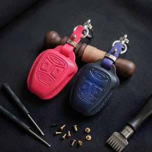 Leather Key Fob Cover Case for Wrangler Chrysllerr 2011 2012 Pacifica Aspen Dodge Dakota Charger Caravan Durango Accessories