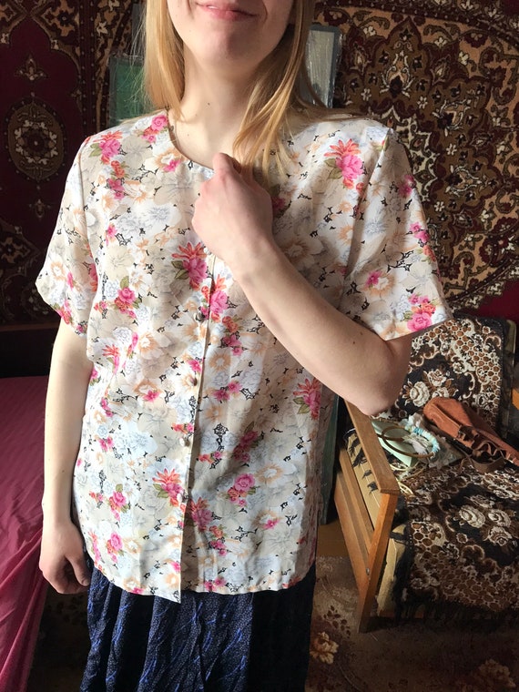 Vintage Floral Patterned Short Sleeved Blouse But… - image 7