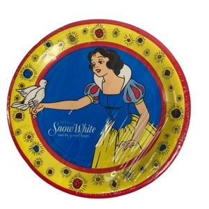 Vintage 1980&#39;s Disney Snow White and the Seven Dwarfs Large Party Plates 8 Pack