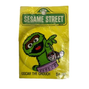 Vintage Sesame Street Oscar the Grouch Clipback Button