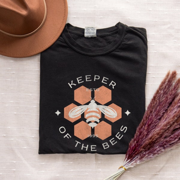 Custom Beekeeper Shirt, Personalized Bee Lover Gift, Beekeeping T-shirt, Beekeeper Gift for Men/Women