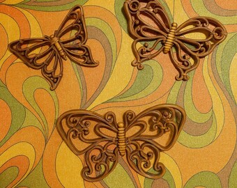 Vintage Homco plastic Butterfly wall art set, faux wicker or wood grain appearance