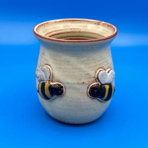Mudworks Pottery Bumblebee Planter | Hand-Signed Lisa Artisan Stoneware Tumbler | 3D Honeybee Ceramic Vase | Cottagecore Flower Pot