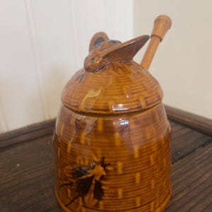 Vintage Beehive Honey Pot with bee finial and dipper