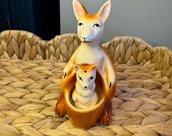 Vintage Ceramic Kangaroo and Joey Salt & Pepper Shaker Set - Mid-Century Modern Kitchen Decor - 1950s Kitsch - Hand Painted Made in Japan