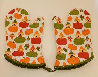 Cute Dog & Pumpkin Oven Mitts – Fall Kitchen Decor, Autumn Baking Gift, Farmhouse Style