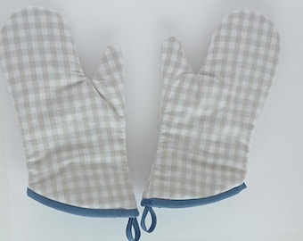 Set of 2 Gingham Oven Mitts, Neutral Farmhouse Kitchen Accessories, Handmade Cotton Oven Gloves with Hanging Loop