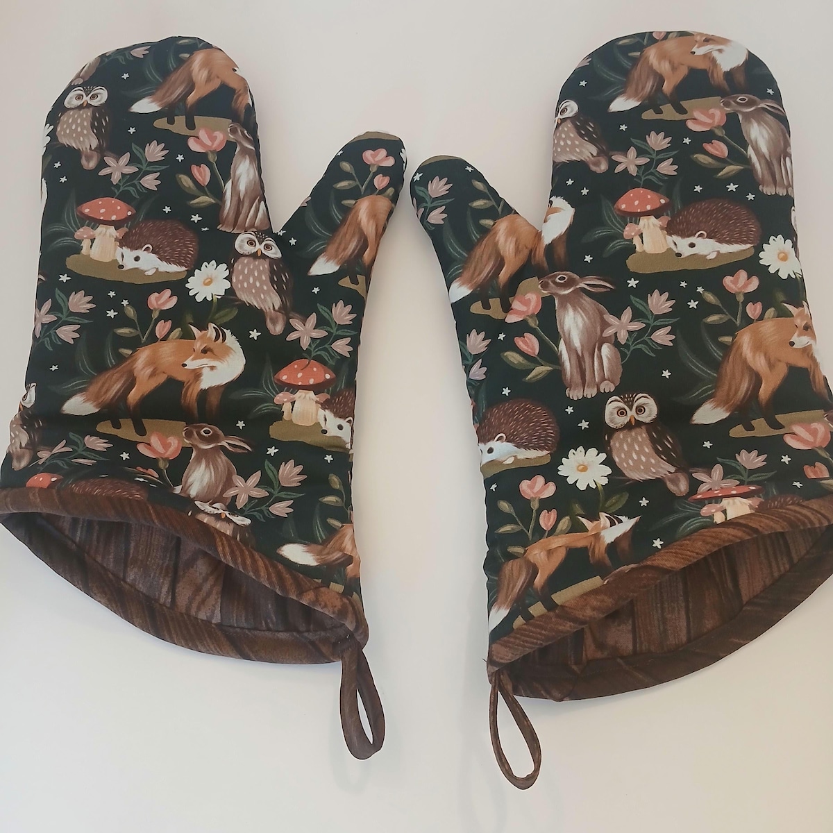 Set of 2 Woodland Animals and Mushroom Oven Mitts, Hedgehogs Oven Mitts, Full Coverage Oven Gloves, Oven Mitts for Mom, Bakers Mitts - Etsy