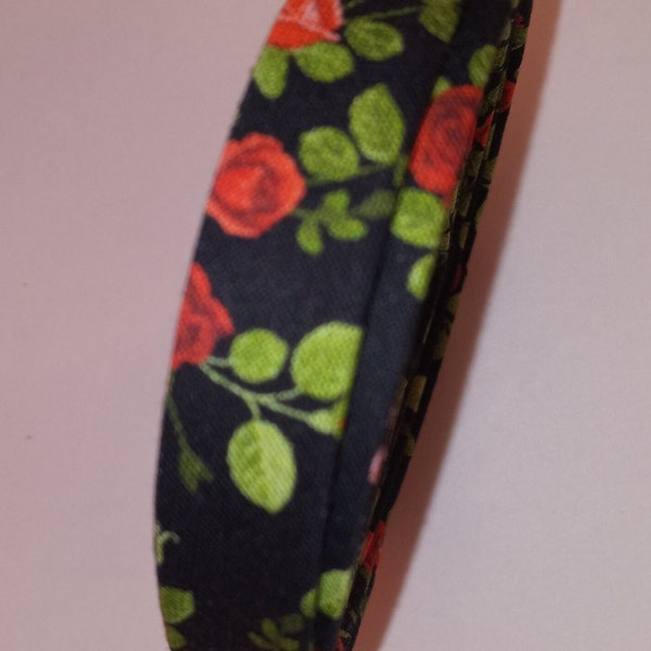 Red Roses on Black 1/2" Wide Double Fold Bias Tape, Rose Garden Vines On Black Cotton Fabric Quilting Bias Binding, Handmade Bias Tape