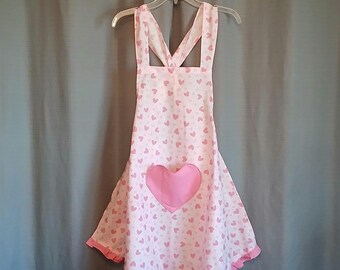 Pink Sparkly Heart Crossback Apron with Pocket & Ruffle – Glitter Mother’s Day Baking Apron