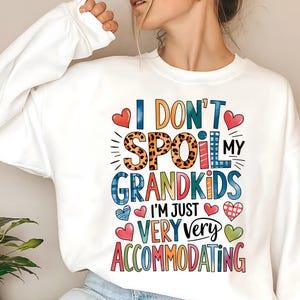 No malcrío a mis nietos PNG, camiseta divertida de la abuela PNG, regalo del día de la madre Png, abuela divertida Png