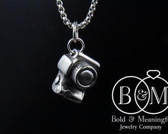 3D Camera Pendant Necklace for Photography Lovers