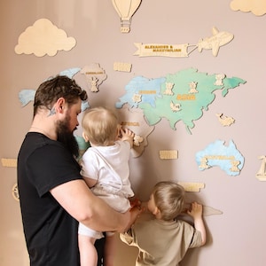 Décoration murale personnalisée pour salle de jeux - Carte du monde et animaux pour enfants, décoration en bois pour chambre de bébé, décoration de chambre pour filles et garçons Safary. cadeau personnalisé WMA1