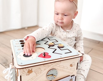 Erstes Geburtstagsgeschenk Montessori Busy Cube Kleinkind Action Board Interaktives sensorisches Spielzeug personalisiertes Geschenk Montessori Lernbusy Board