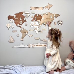 Personalisierte Safari Tier Weltkarte - Holz Kinder Dekor, Spielzimmer Wandkunst, Kinderzimmer Dekor, Lerngeschenk, Geburtstagsgeschenk WMA1