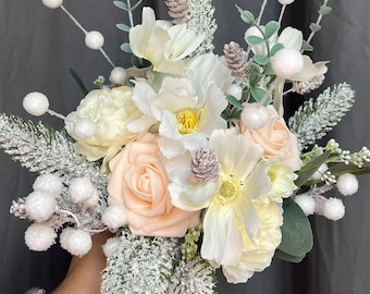 Wild winter bridal bouquet in white and apricot | Christmas decorative bouquet | Groom's boutonniere | Artificial flowers | Pine cones, snow, boho