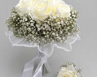 White bridal bouquet | Long-lasting wedding bouquet | Creamy white | Artificial flowers | Classic and simple | Roses and baby's breath | Bride and groom