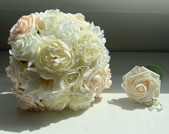 White bridal bouquet | Long-lasting wedding bouquet | Cream, white, and rose | Artificial flowers | Classic and simple | Boho bouquet | Bride and groom