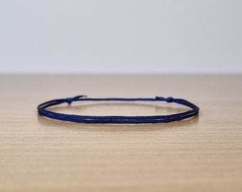 Bracelet fin cordon bleu foncé, bracelet simple nœud coulissant, bracelet surfeur imperméable