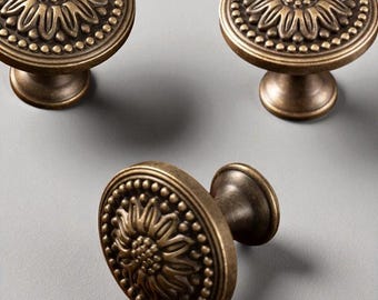 Boutons de tiroir en laiton antique - Bouton de meuble Blossom pour commode, armoire, placard