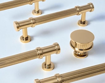 Manijas de gabinete de lujo con acabado dorado acanalado: tiradores y pomos de latón macizo para cajones de muebles