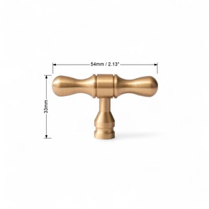 Dimension chart for brushed gold brass handle – minimalist cabinet drawer pull size guide.