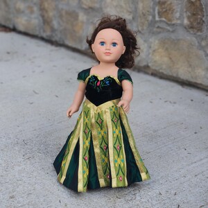Green coronation Anna like 18" Doll Dress gold Bild 1