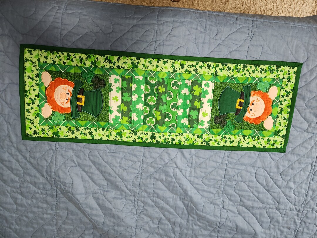Emerald Leprechaun Quilted Table Runner NCU0NTD1347