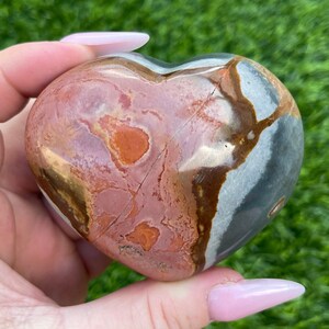 3.16” CHARMING POLYCHROME HEART 9.6oz (Madagascar)