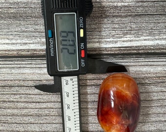 Carnelian Palm Stone 2.4oz (Madagascar)