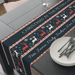 Personalized Checkerboard Nordic Christmas Table Runner | Scandinavian Festive Table Deco Customized with Names | Trendy Holiday Linen
