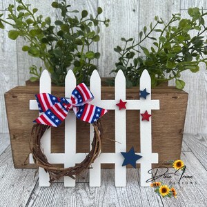 Valla americana, bandeja escalonada, decoración de bandera, decoración de verano, 4 de julio, patriótico, americana, granja, bandeja escalonada de bandera, bandeja escalonada de verano