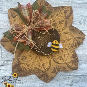 Faux Tin Tile Sunflower, Fall Decor, Sunflower, Autumn Decor, Well Decor, Cute Bee, Farmhouse, Tin Tile, Rustic Sunflower, Bee and Sunflower