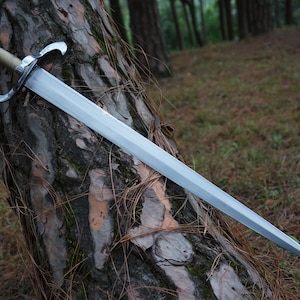 Hand Forged Viking Sword: 31 Inch Balanced Historical Replica