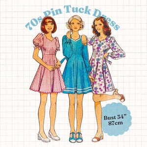 Puede incluir: Ilustración de tres mujeres con vestidos de pinzas de los años 70. Los vestidos son de color rosa, azul y con estampados florales. La medida del busto es de 87 cm (34 pulgadas). El texto en la parte superior dice "70s Pin Tuck Dress".