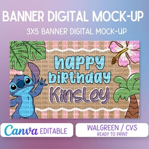Pu&ograve; includere: Un mockup digitale di un banner 3x5 con il testo "Happy Birthday Kinsley" in blu e viola. Il banner include un personaggio dei cartoni animati, foglie tropicali e fiori. Il banner &egrave; modificabile su Canva e pronto per la stampa.